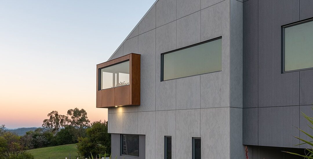 Barestone connects Blue Mountains home to bushland vistas